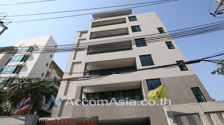  3 br Apartment For Rent in Sukhumvit ,Bangkok BTS Ekkamai at Nice Place at Ekkamai 13002303