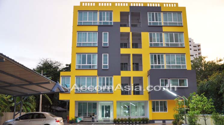  2 br Apartment For Rent in Sukhumvit ,Bangkok BTS Ekkamai at Low Rised Building 13002625