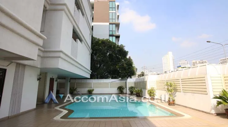  3 br Apartment For Rent in Ploenchit ,Bangkok MRT Lumphini - BTS Ploenchit at Low rised Apartment in Ruamrudee AA10004