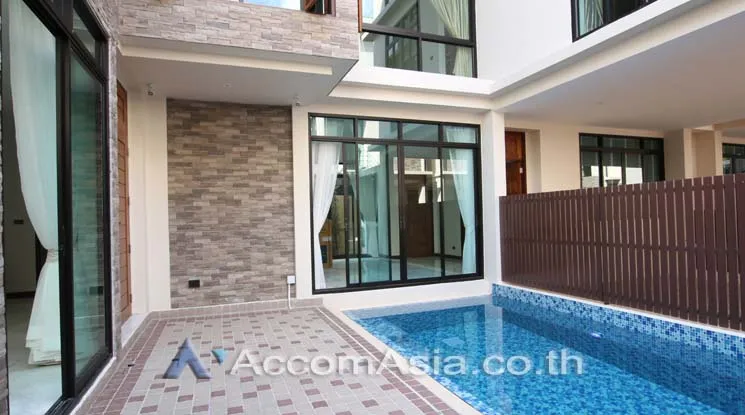  4 br House For Rent in Sukhumvit ,Bangkok BTS Phrom Phong at Emporium Pool Compound AA13421