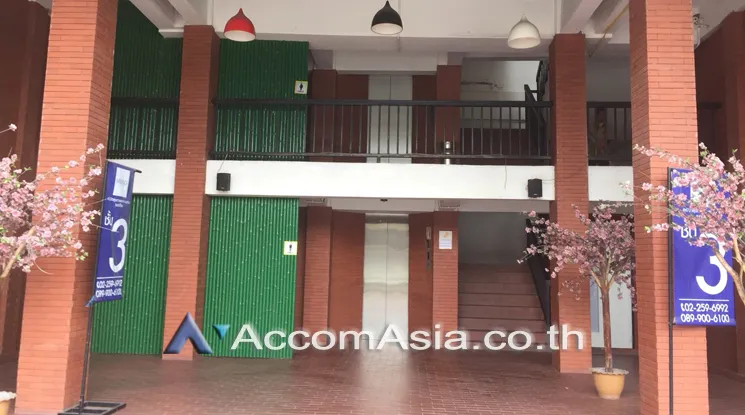  Retail / Showroom For Rent in Sukhumvit ,Bangkok BTS Phrom Phong - MRT Phetchaburi at Taka Town AA21900