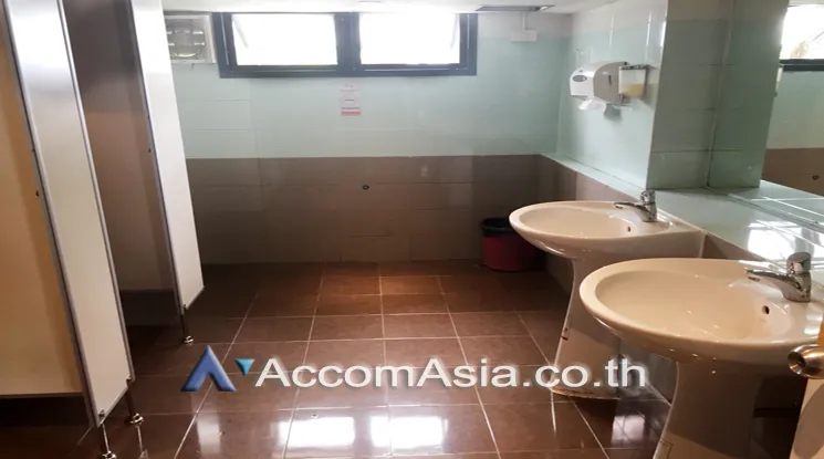  Retail / Showroom For Rent in Sukhumvit ,Bangkok MRT Phetchaburi - BTS Phrom Phong at Taka Town AA21993