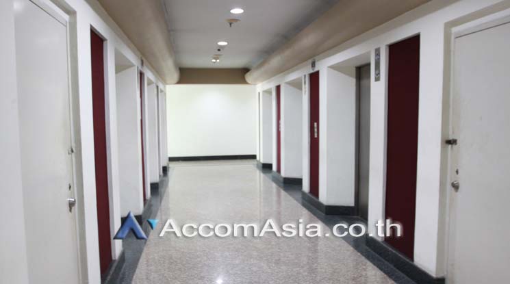  Office Space For Rent in Phaholyothin ,Bangkok MRT Chatuchak Park at Elephant Building AA15152