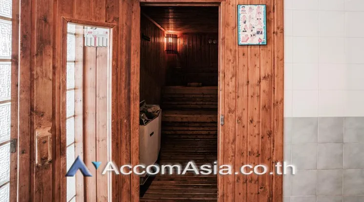  Studio Apartment For Rent in Sukhumvit ,Bangkok BTS Nana at Modern Thai charm AA14718