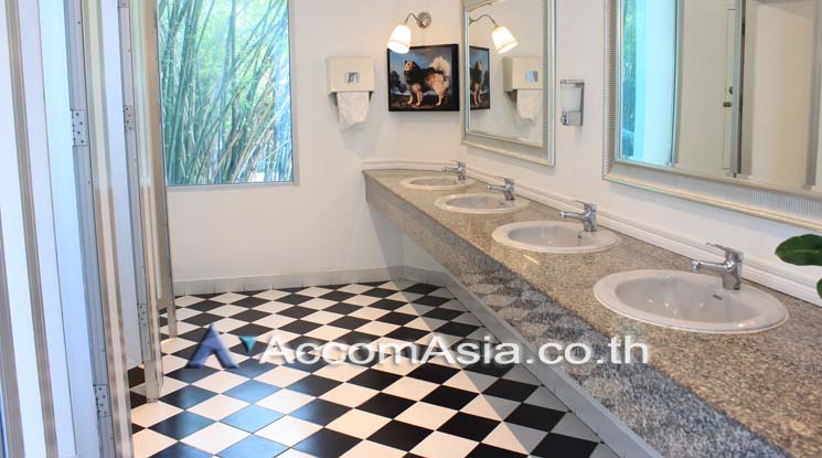 5 Kian Gwan 2 - Office Space - Witthayu - Bangkok / Accomasia