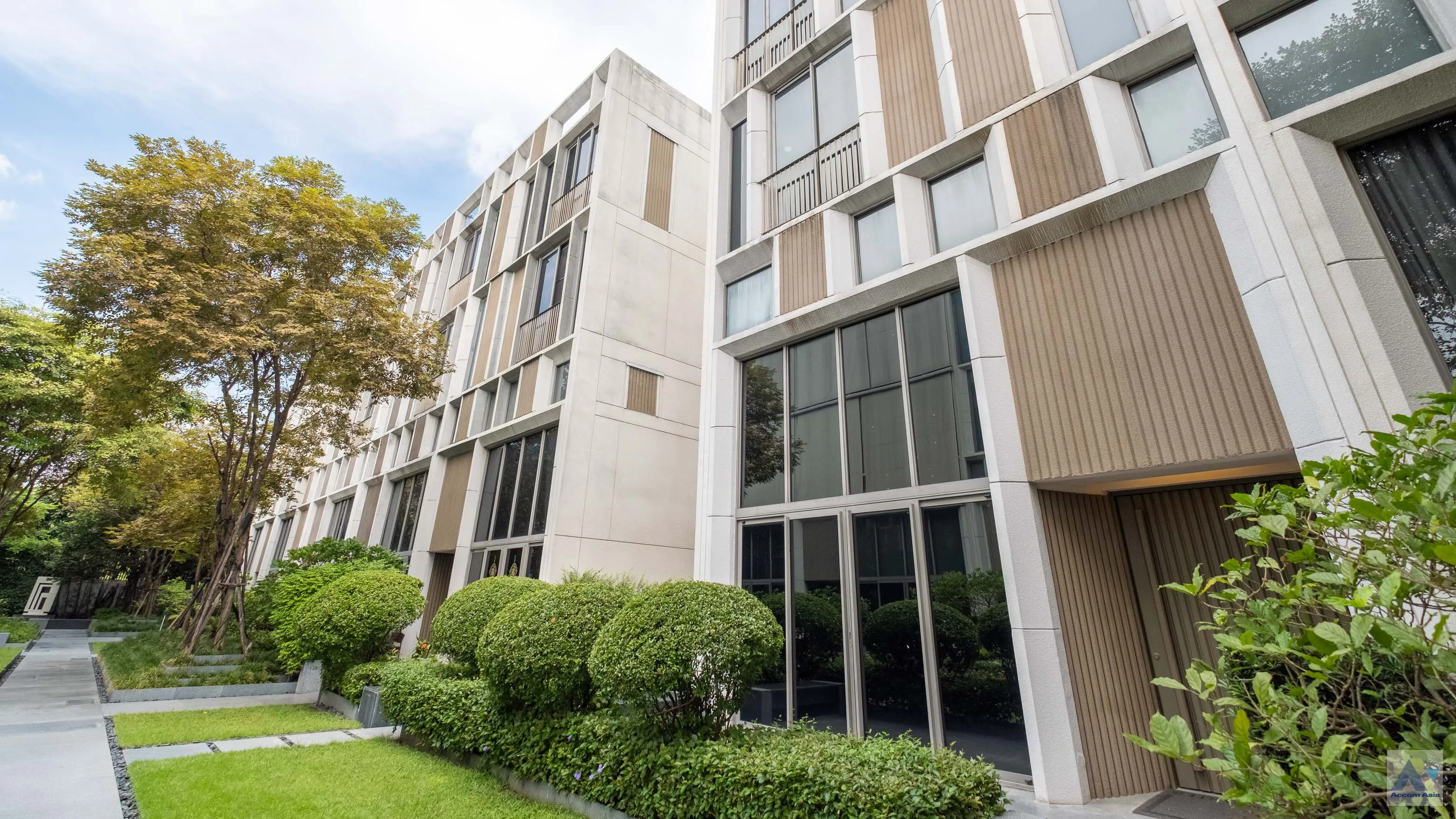  4 br House for rent and sale in Sukhumvit ,Bangkok BTS Phrom Phong at Quarter 39 AA22105