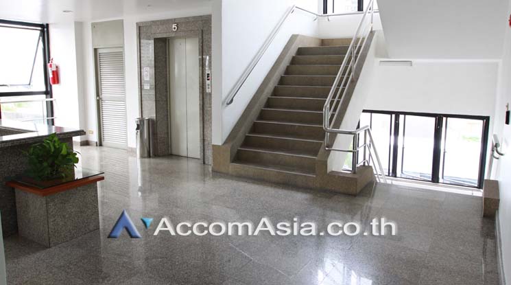  3 K Building - Office Space - Sukhumvit - Bangkok / Accomasia
