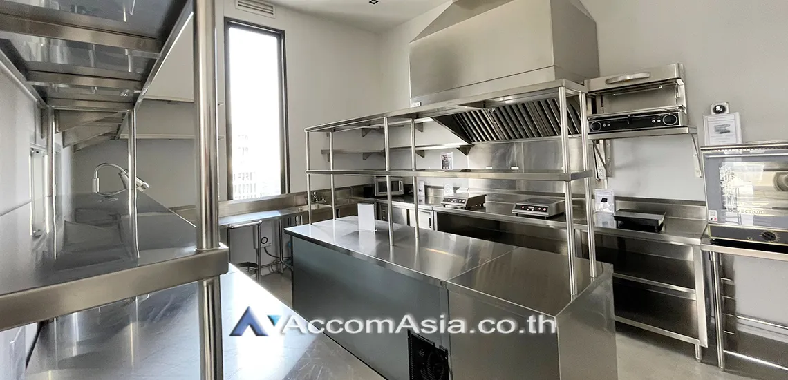  3 br Condominium for rent and sale in Ploenchit ,Bangkok BTS Ploenchit at MUNIQ Langsuan AA32672