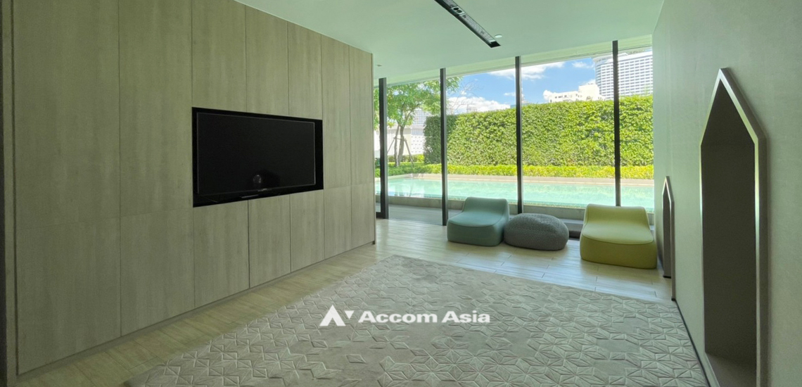  2 br Condominium For Sale in Charoen Nakhon ,Bangkok BTS Krung Thon Buri at Banyan Tree Residences Riverside AA40080