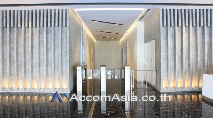  Office Space For Rent in Sukhumvit ,Bangkok BTS Phra khanong at Summer Hub AA22236