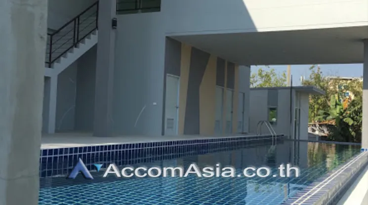  3 br Townhouse for rent and sale in Bang Na ,Bangkok BTS Bang Na at The Rich Bizhome AA22583