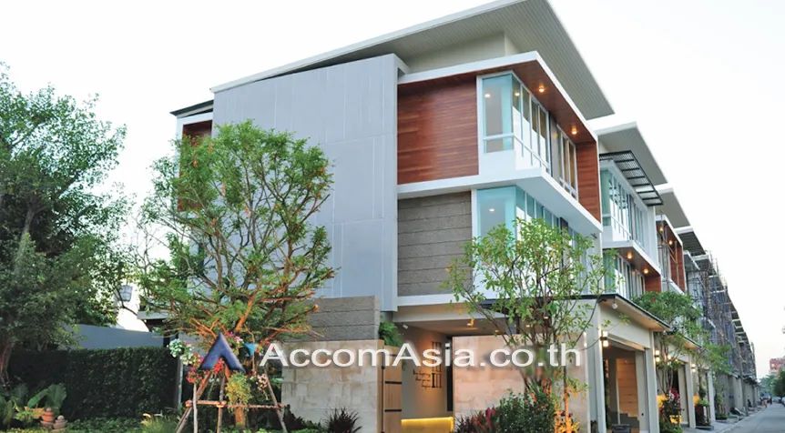  4 br House for rent and sale in  ,Bangkok BTS Saphan-Kwai at House in Compound AA35401