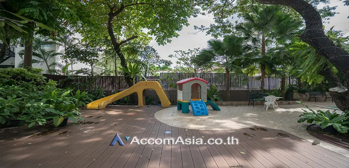  3 br Condominium For Rent in Sukhumvit ,Bangkok BTS Ekkamai at Cross Creek AA41352