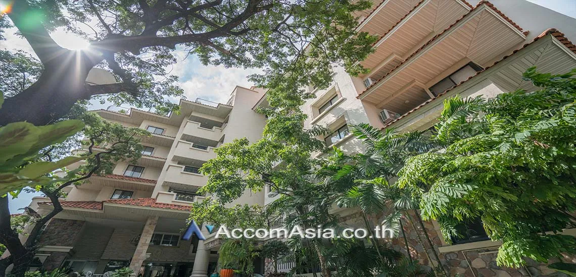  3 br Condominium for rent and sale in Sukhumvit ,Bangkok BTS Ekkamai at Cross Creek AA45879
