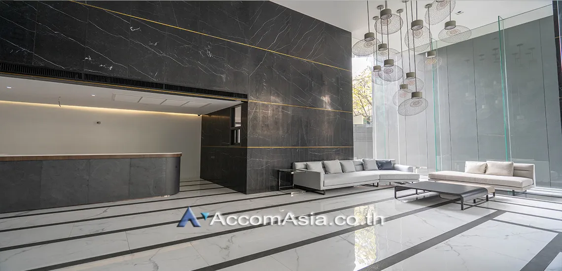  3 br Apartment For Rent in Sukhumvit ,Bangkok BTS Phrom Phong at Modern Brand New Apartment AA44583