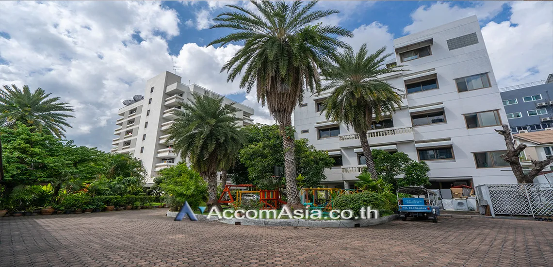  3 br Apartment For Rent in Sukhumvit ,Bangkok BTS Thong Lo at Charming apartment AA32059