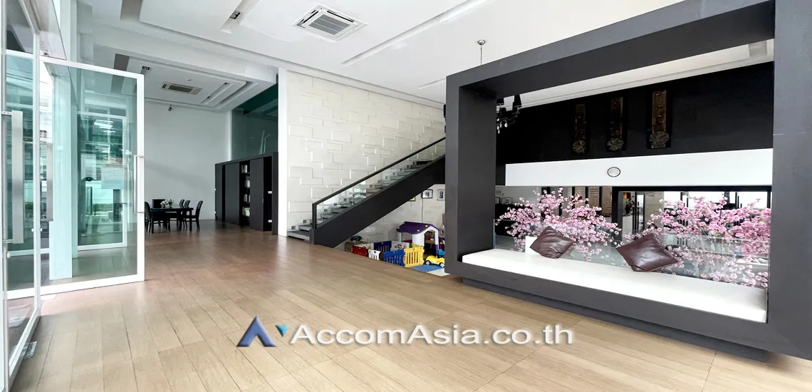  2 br Condominium For Sale in Sukhumvit ,Bangkok BTS Thong Lo at Villa Sikhara AA31972