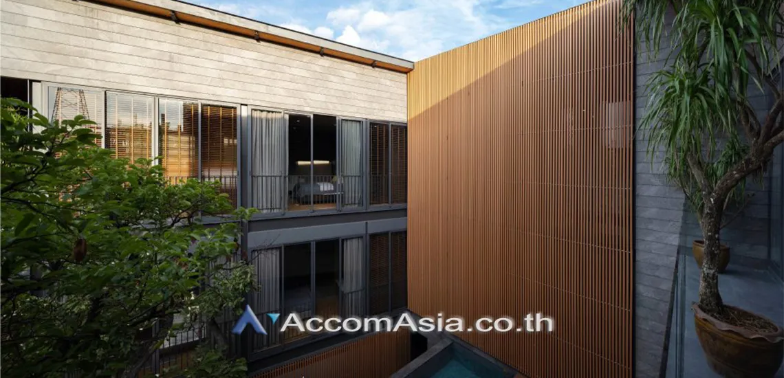  4 br House For Sale in Samutprakan ,Samutprakan BTS Bearing at Super Luxury AA31141