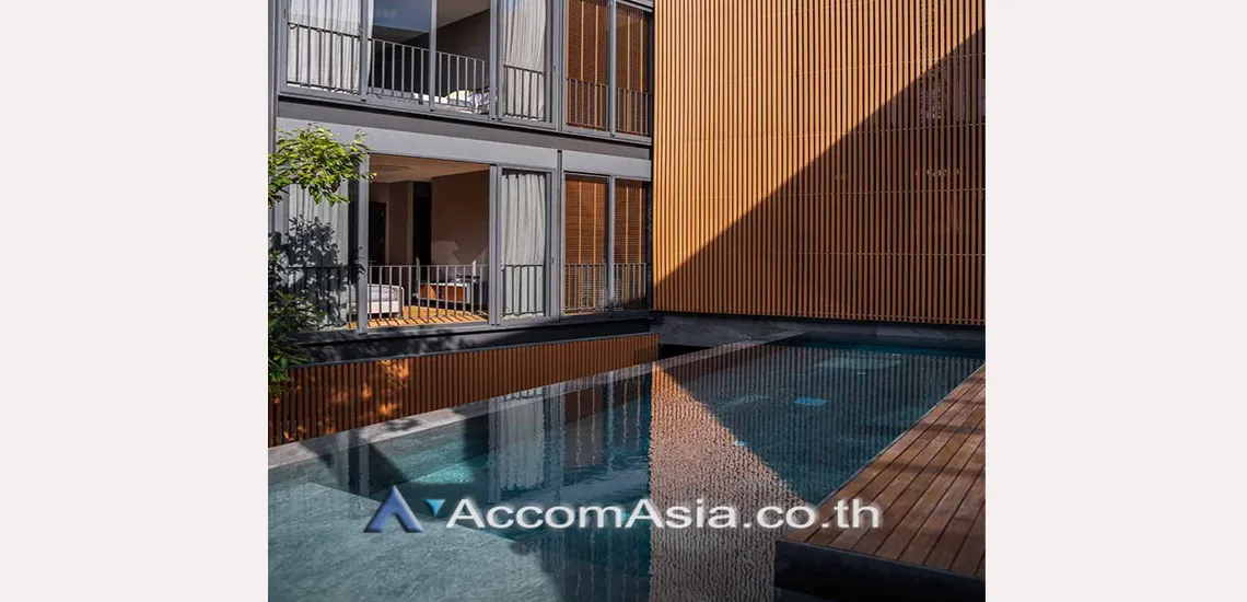  4 br House For Sale in Samutprakan ,Samutprakan BTS Bearing at Super Luxury AA31142