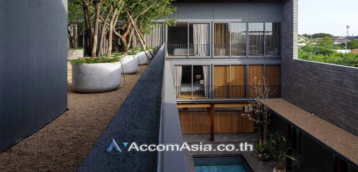  4 br House For Sale in Samutprakan ,Samutprakan BTS Bearing at Super Luxury AA31140
