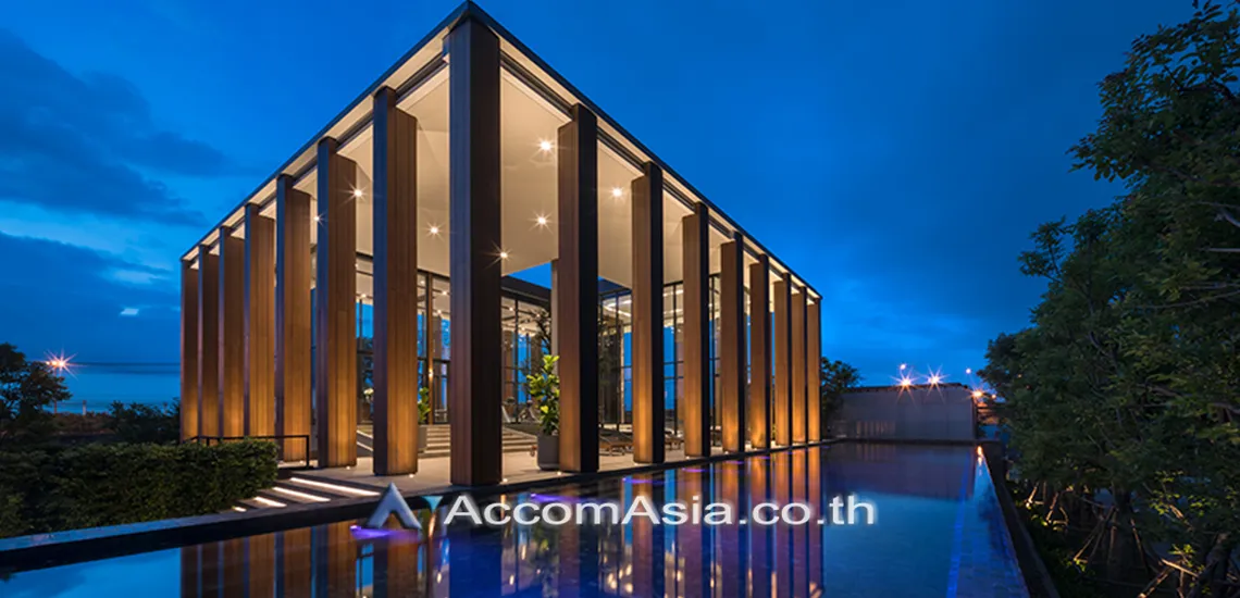  4 br House For Sale in Samutprakan ,Samutprakan BTS Bang Na at Luxury Modern Style AA39409