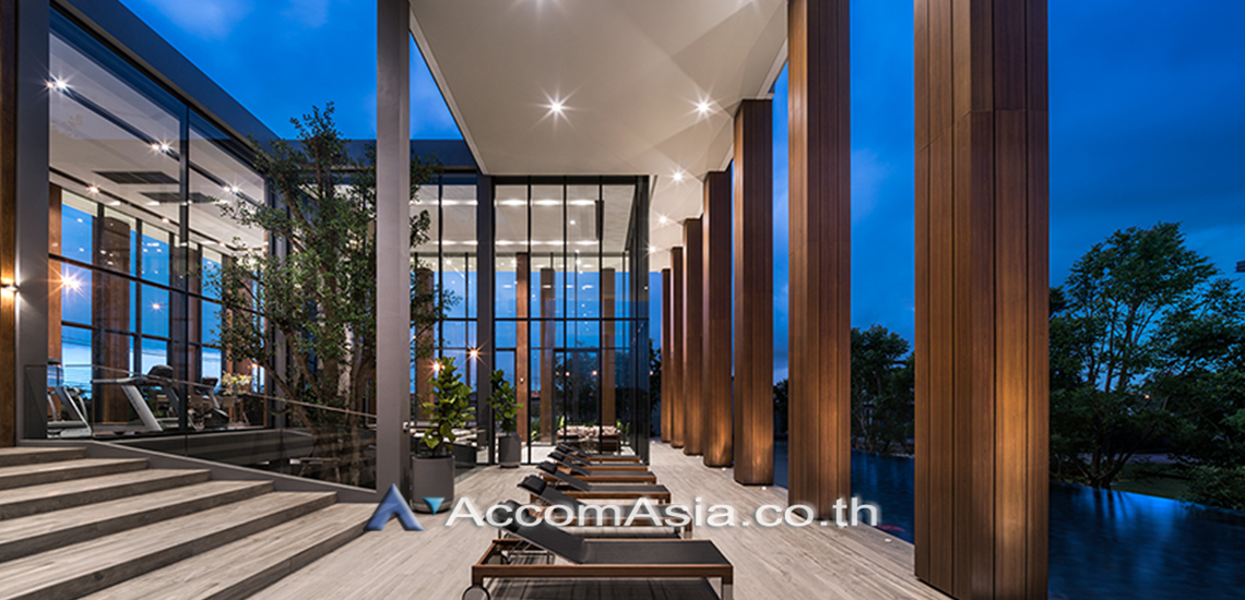  4 br House For Sale in Samutprakan ,Samutprakan BTS Bang Na at Luxury Modern Style AA39409