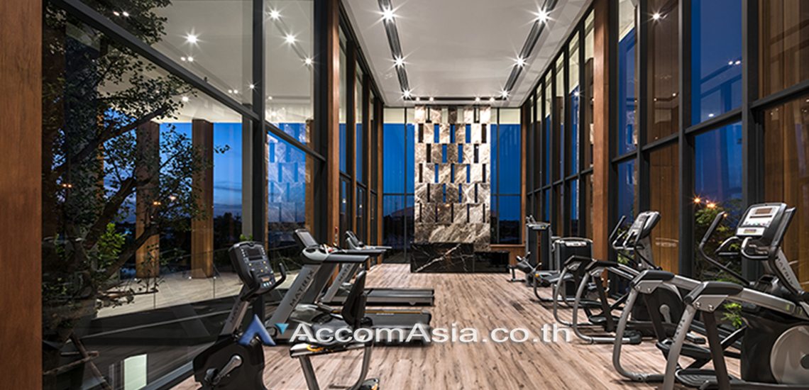  4 br House For Sale in Samutprakan ,Samutprakan BTS Bang Na at Luxury Modern Style AA39409