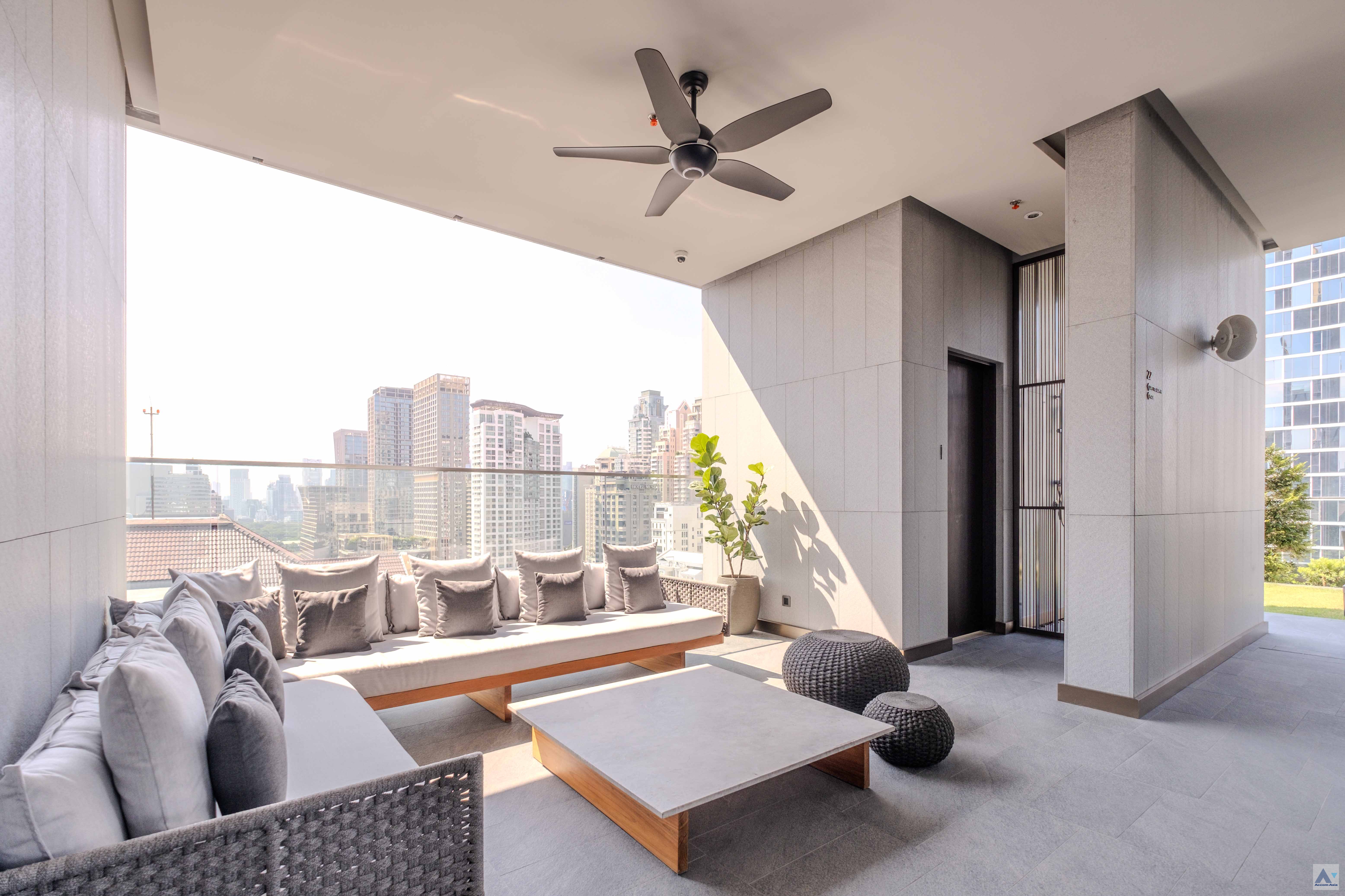  3 br Condominium For Rent in Ploenchit ,Bangkok BTS Ploenchit at Tonson One Residence AA39516