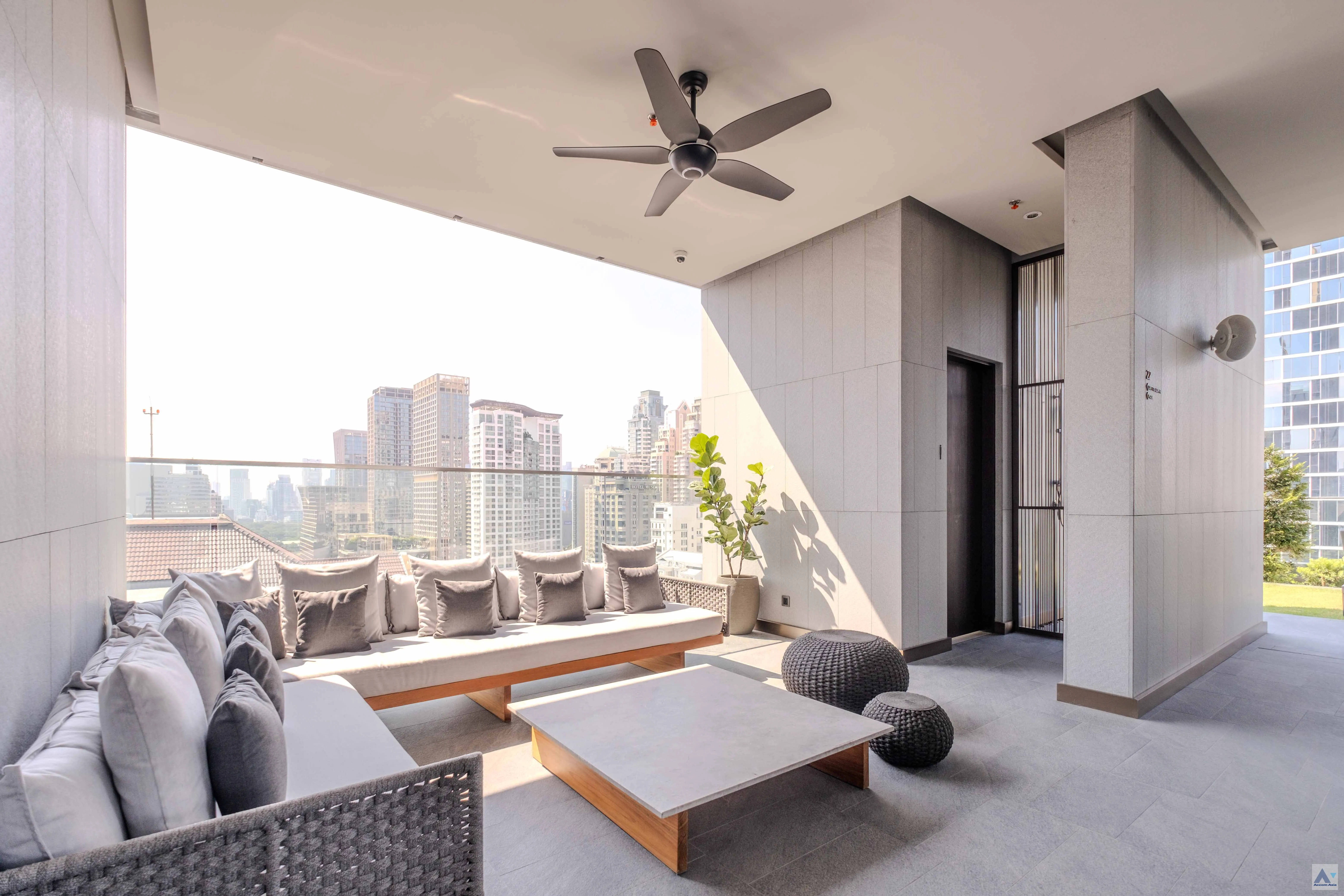  2 br Condominium for rent and sale in Ploenchit ,Bangkok BTS Ploenchit at Tonson One Residence AA31242