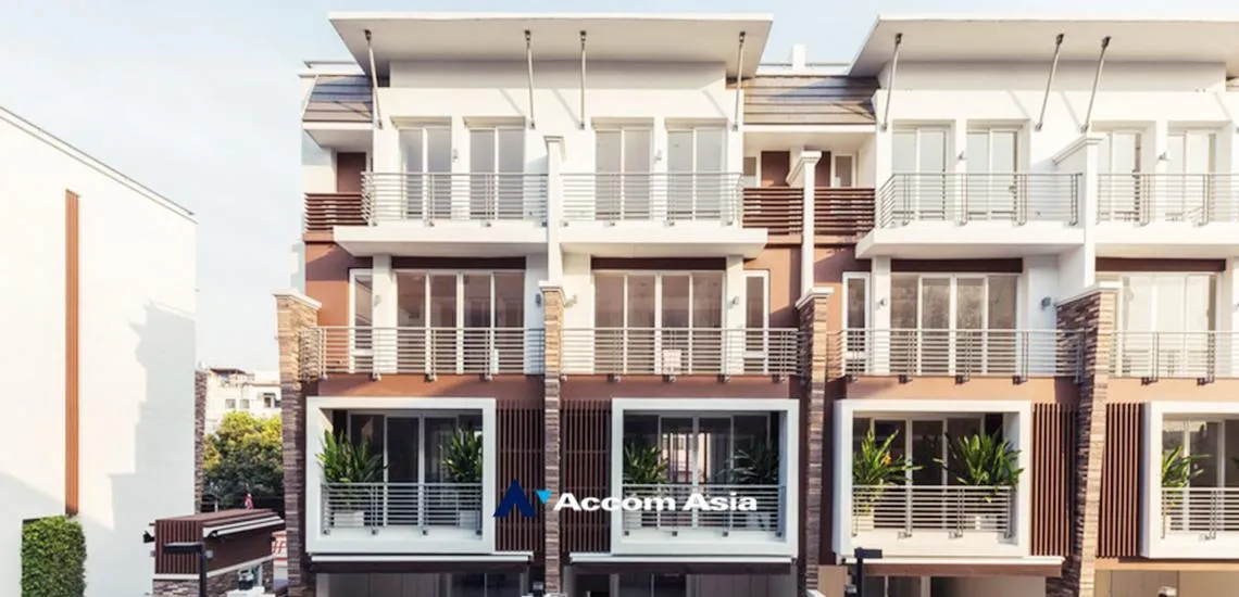  3 br Townhouse For Sale in Sathorn ,Bangkok BRT Thanon Chan at Luxury Townhome Sathu Pradit 12 AA40295