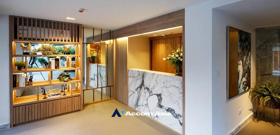  Studio Apartment for rent and sale in Ploenchit ,Bangkok BTS Ploenchit - MRT Lumphini at Cozy Style with Good Surrounding AA33176