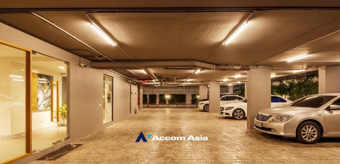  1 br Apartment for rent and sale in Ploenchit ,Bangkok BTS Ploenchit - MRT Lumphini at Cozy Style with Good Surrounding AA33175