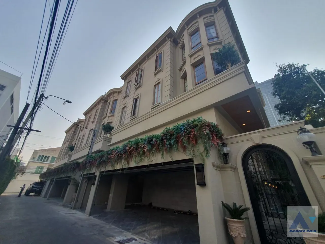 4 br House For Sale in Sukhumvit ,Bangkok BTS Ekkamai at Casa Ekkamai 28 AA34856