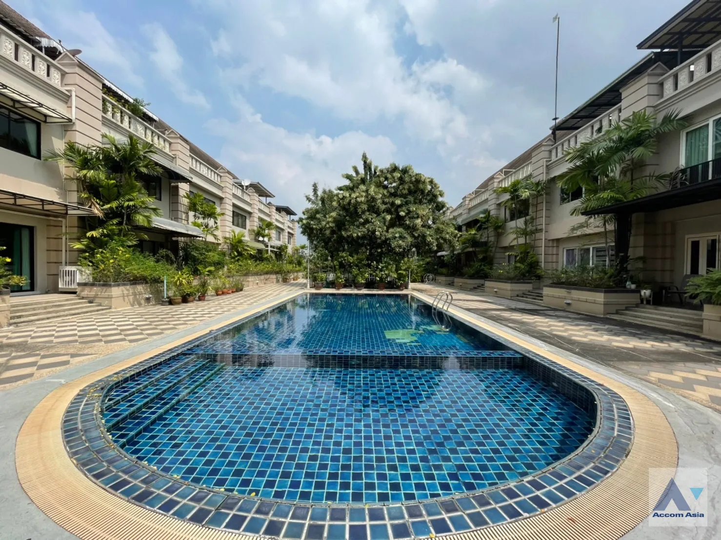  3 br Townhouse for rent and sale in Sukhumvit ,Bangkok BTS On Nut at Ban Suan Kasemsuwan AA42245