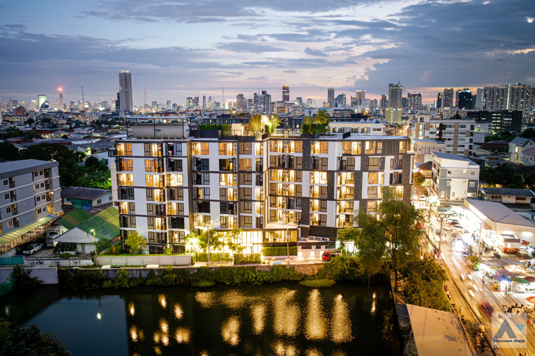  1 The Moment Ratchada 19 - Condominium - Ratchadaphisek - Bangkok / Accomasia