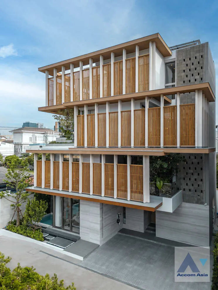  5 br House For Sale in Phaholyothin ,Bangkok BTS Ari at VI Ari AA41373