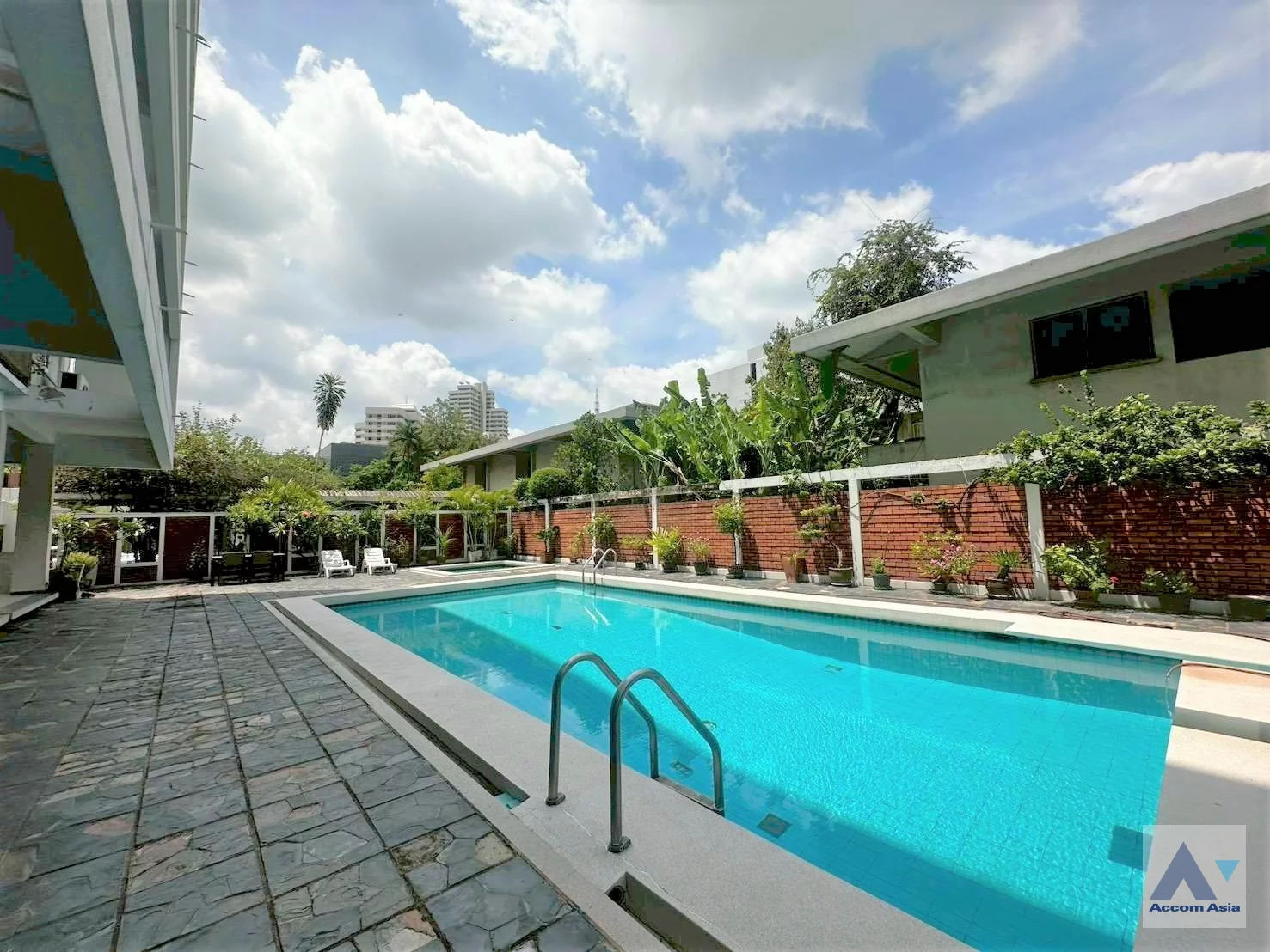  2 br Apartment for rent and sale in Sukhumvit ,Bangkok BTS Phrom Phong at Low-rise apartment in the city center AA46258
