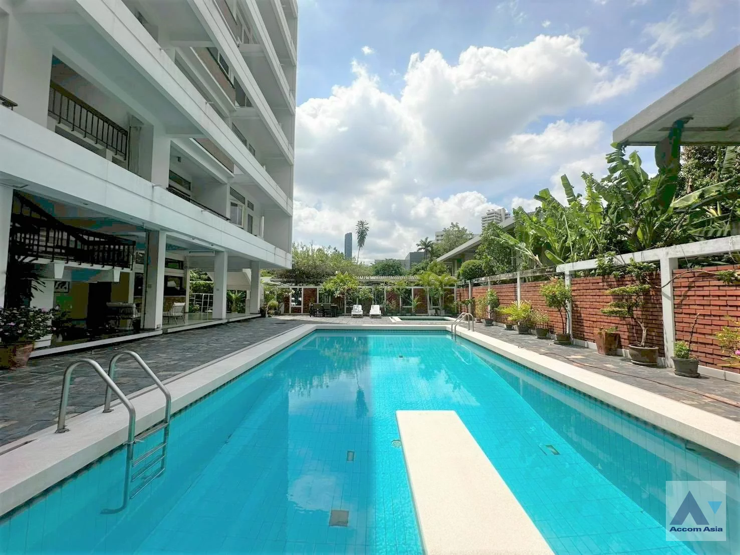  2 br Apartment for rent and sale in Sukhumvit ,Bangkok BTS Phrom Phong at Low-rise apartment in the city center AA46258