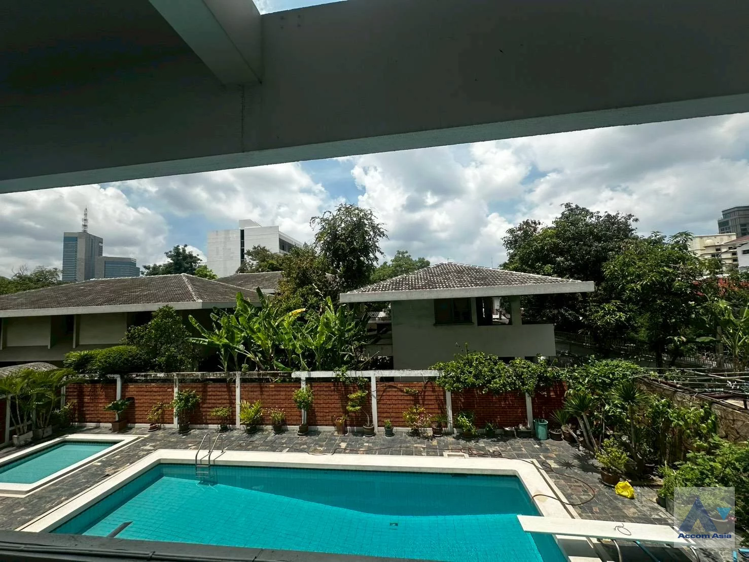  2 br Apartment for rent and sale in Sukhumvit ,Bangkok BTS Phrom Phong at Low-rise apartment in the city center AA46258