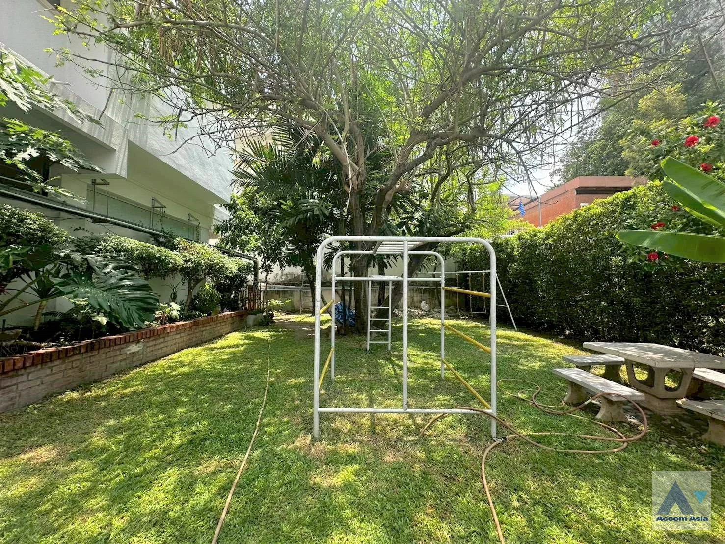  2 br Apartment for rent and sale in Sukhumvit ,Bangkok BTS Phrom Phong at Low-rise apartment in the city center AA46258