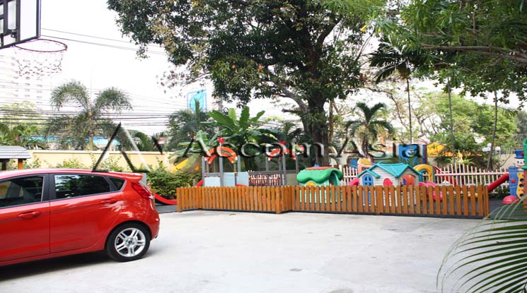  3 br Apartment For Rent in Sathorn ,Bangkok BTS Chong Nonsi at Low rise residence 1416774