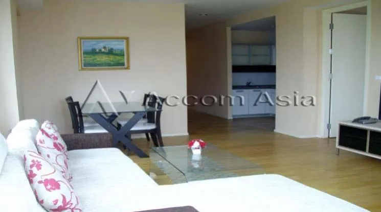 unit 2 Bedrooms  Condominium For Rent in Ratchadaphisek, Bangkok  near MRT Thailand Cultural Center (210055)