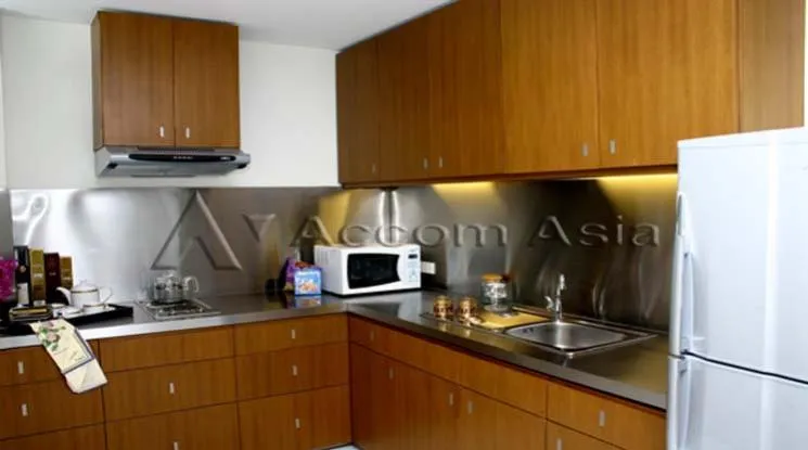 unit 2 Bedrooms  Apartment For Rent in Silom, Bangkok  near MRT Lumphini - BTS Sala Daeng (110078)