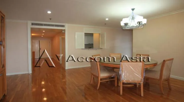 unit 3 Bedrooms  Apartment For Rent in Sukhumvit, Bangkok  near BTS Phrom Phong (110089)