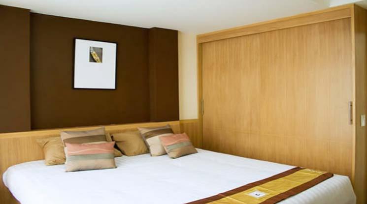 4  2 br Condominium For Rent in Silom ,Bangkok BTS Sala Daeng at Apartment for rent 610154