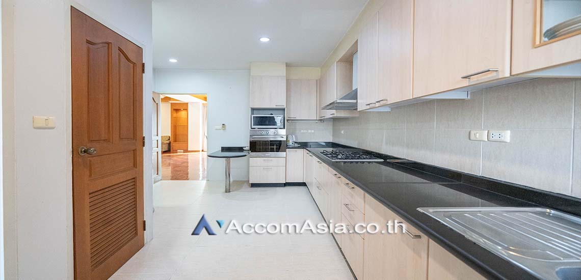  1  3 br Apartment For Rent in Sukhumvit ,Bangkok BTS Nana at Comfortable and Fully Furnished Apartment near BTS 1007501