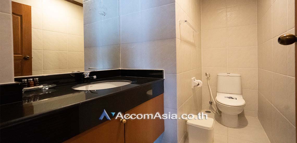 9  3 br Apartment For Rent in Sukhumvit ,Bangkok BTS Nana at Comfortable and Fully Furnished Apartment near BTS 1007501
