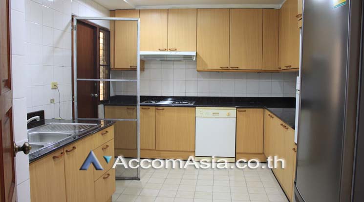  1  3 br Apartment For Rent in Sukhumvit ,Bangkok BTS Asok - MRT Sukhumvit at Perfect Apartment for Big Family, Prime Location Near Main Street 610189