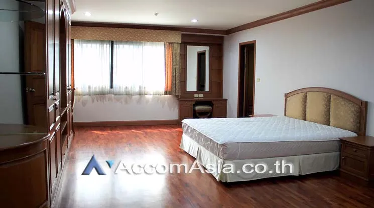  1  3 br Apartment For Rent in Sukhumvit ,Bangkok BTS Asok - MRT Sukhumvit at Perfect Apartment for Big Family, Prime Location Near Main Street 610189