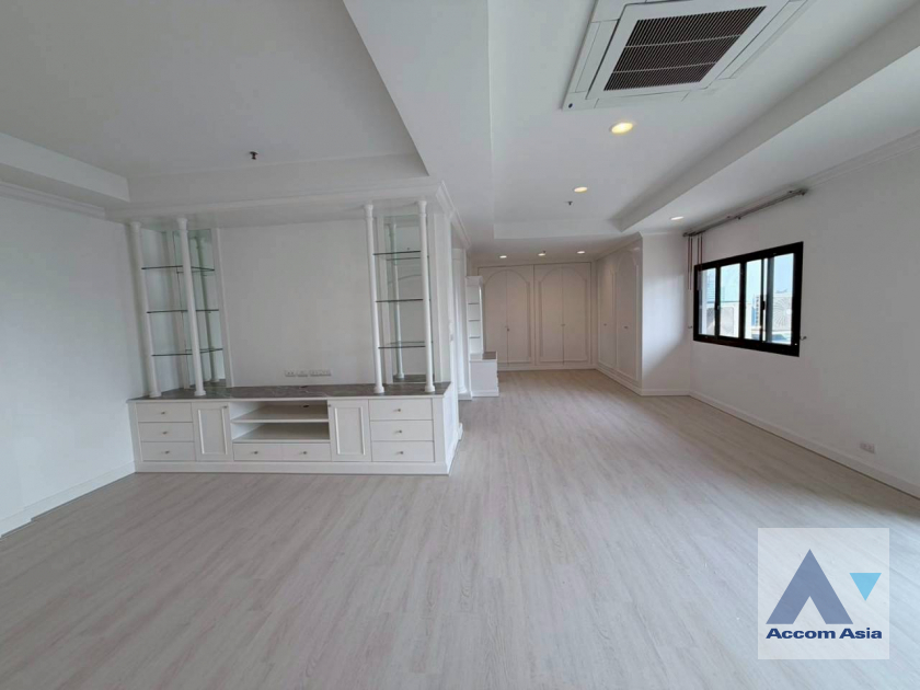 12  4 br Apartment For Rent in Sukhumvit ,Bangkok MRT Sukhumvit - BTS Asok at Perfect Apartment for Big Family, Prime Location Near Main Street 610190